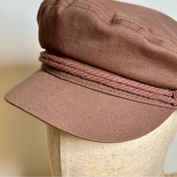 Bʀɪxᴛᴏɴ Fɪᴅᴅʟᴇʀ Nᴇᴡsʙᴏʏ Cᴀᴘ - Picture 10 of 16